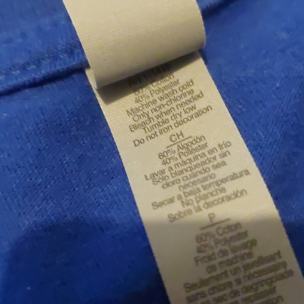 V-neck tee - Picture 2 of 3